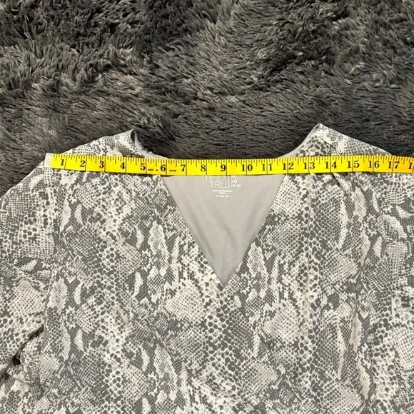 Time and Tru Gray Snakeskin Dress - Picture 6 of 13